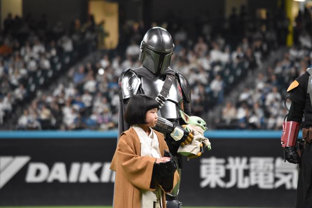 『スター・ウォーズ』人気キャラがエスコンフィールドに集結！《STAR WARS WEEK》永尾柚乃ファーストピッチ（20枚目）