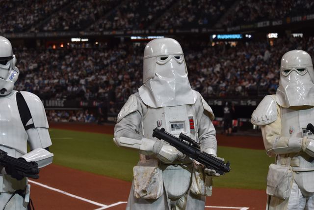 『スター・ウォーズ』人気キャラがエスコンフィールドに集結！《STAR WARS WEEK》永尾柚乃ファーストピッチ（22枚目）