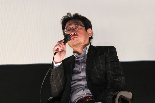 『おみおくりの作法』立ち見の続く大ヒット！　吸い殻収集家やくみつるが語る「おみおくり」　画像ギャラリー：フォトギャラリー