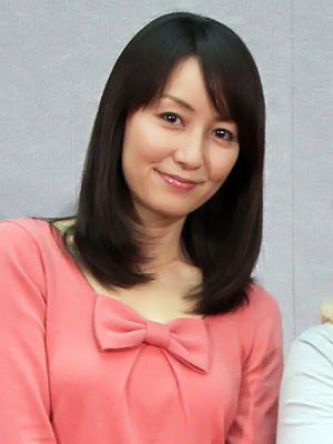 黒沢の同級生の美女役を務める矢田亜希子