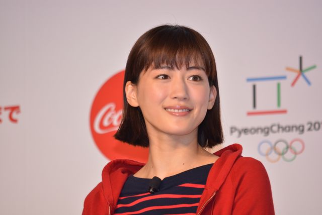 綾瀬はるか、スケートに挑戦！「コカ・コーラ」平昌2018冬季オリンピック応援キャンペーンPRイベント：フォトギャラリー