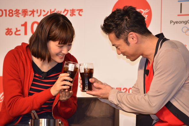 綾瀬はるか、スケートに挑戦！「コカ・コーラ」平昌2018冬季オリンピック応援キャンペーンPRイベント（15枚目）