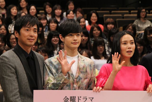 藤木直人＆瀬戸康史はペンギン男子!?「私結婚できないんじゃなくて、しないんです」舞台あいさつ写真ギャラリー！（9枚目）