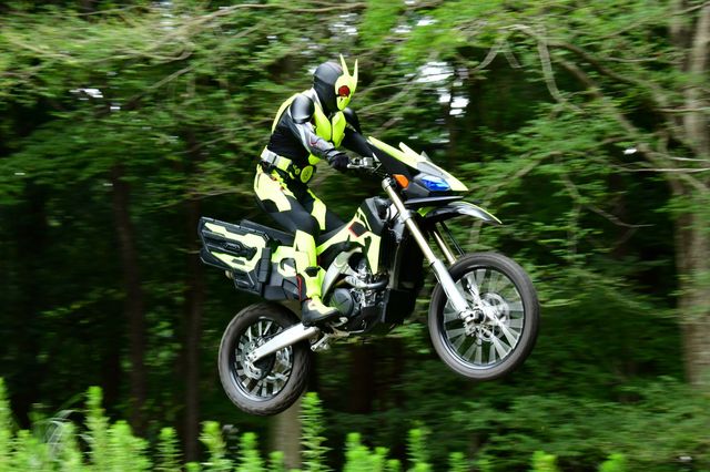 美山加恋がキュートなヒューマギア役で伊瀬茉莉也と共演！「仮面ライダーゼロワン」（3枚目）