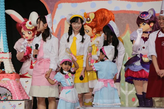 美山加恋＆福原遥「プリキュア」パティシエ衣装で登場！（14枚目）