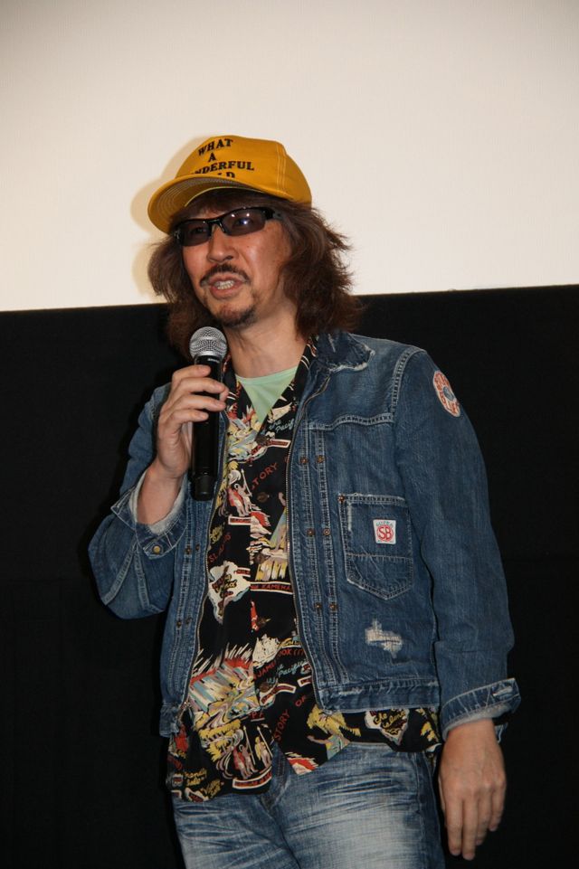 内田有紀が美脚披露！映画『俺俺』初日舞台あいさつフォトギャラリー（5枚目）