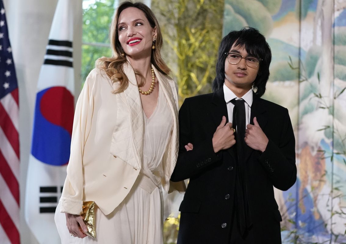 ブラピとアンジーの息子、法的にピット姓を削除
