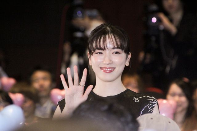 ハプニング！永野芽郁、高橋文哉ら『からかい上手の高木さん』完成披露舞台挨拶（3枚目）