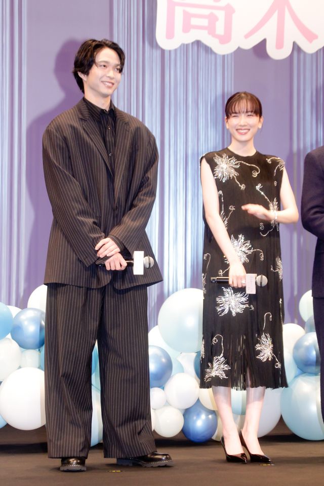 ハプニング！永野芽郁、高橋文哉ら『からかい上手の高木さん』完成披露舞台挨拶（8枚目）