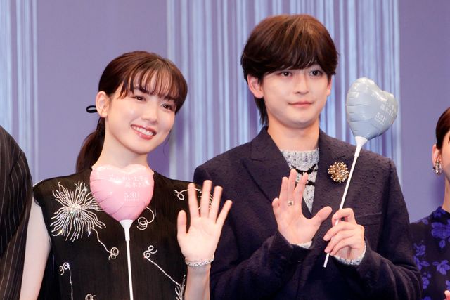 ハプニング！永野芽郁、高橋文哉ら『からかい上手の高木さん』完成披露舞台挨拶（26枚目）