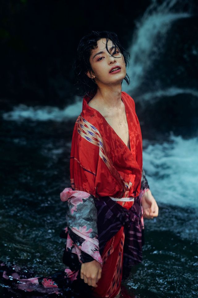 塩野瑛久の色気炸裂！セカンド写真集「bloom」表紙＆先行カット（3枚目）