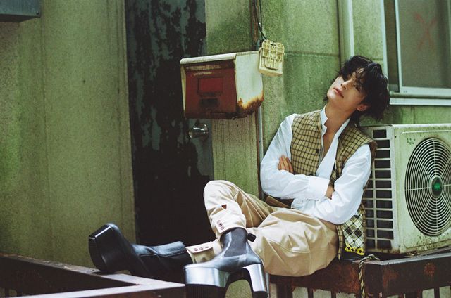 塩野瑛久の色気炸裂！セカンド写真集「bloom」表紙＆先行カット（4枚目）