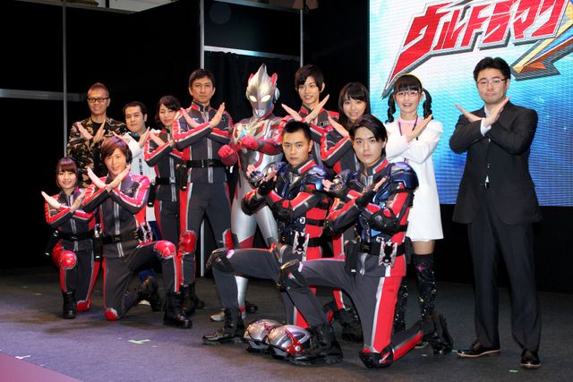 新たなウルトラマン「エックス」生お披露目！フォトギャラリー：フォトギャラリー