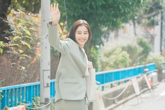 『ほどなく、お別れです』より新木優子場面写真ほか（2枚目）