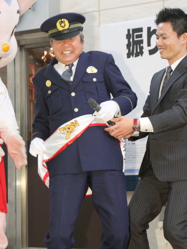 村上ショージの一日警察署長就任式フォトギャラリー（4枚目）