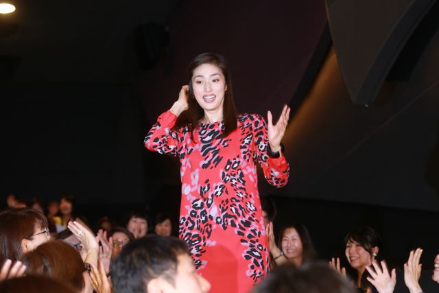 かわいい！ミニオンハイヒールを履く天海祐希フォトギャラリー（7枚目）