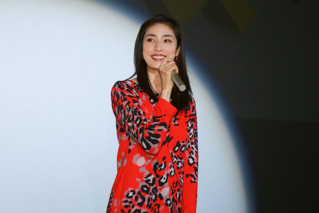 かわいい！ミニオンハイヒールを履く天海祐希フォトギャラリー（10枚目）