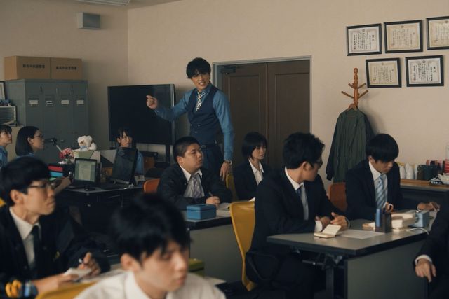 「俺たちはあぶなくない～クールにさぼる刑事たち」場面カットほか（15枚目）