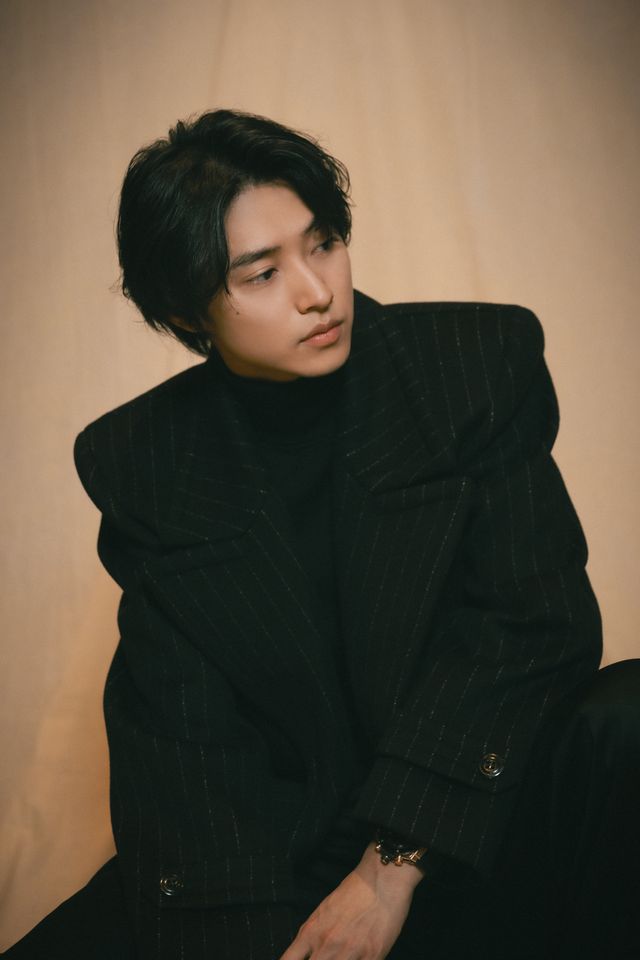 圧倒的美！山崎賢人、黒で魅せる…撮りおろし＜7枚＞：フォトギャラリー