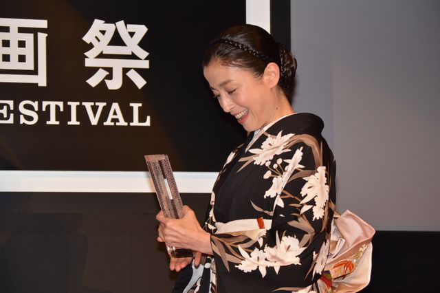 宮沢りえ、最優秀女優賞に感極まる！【クロージング写真ギャラリー】：フォトギャラリー