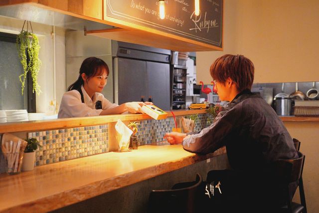 中本悠太、川西拓実、藤岡真威人、桜田通がクールドジ男子役！ドラマ25「クールドジ男子」初回場面カット（4枚目）