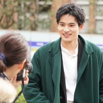 岡田健史がパーフェクトなイケメン大学生に!「ウチの娘は、彼氏が出来ない!!」場面カット