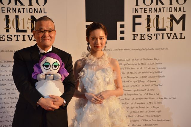 ぱるる、白のふわふわドレス！レッドカーペットが大歓声に包まれる！フォトギャラリー2（27枚目）