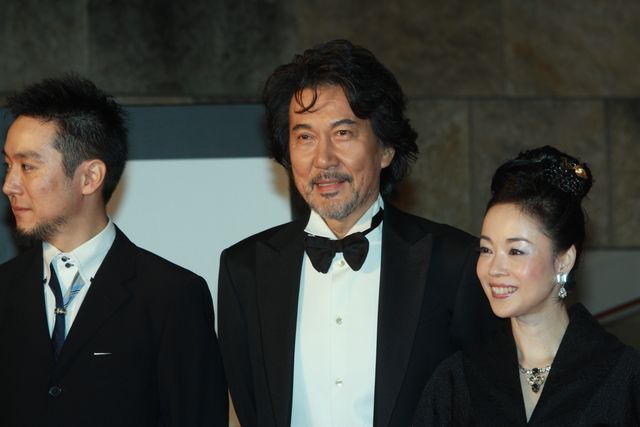 ぱるる、白のふわふわドレス！レッドカーペットが大歓声に包まれる！フォトギャラリー2（58枚目）