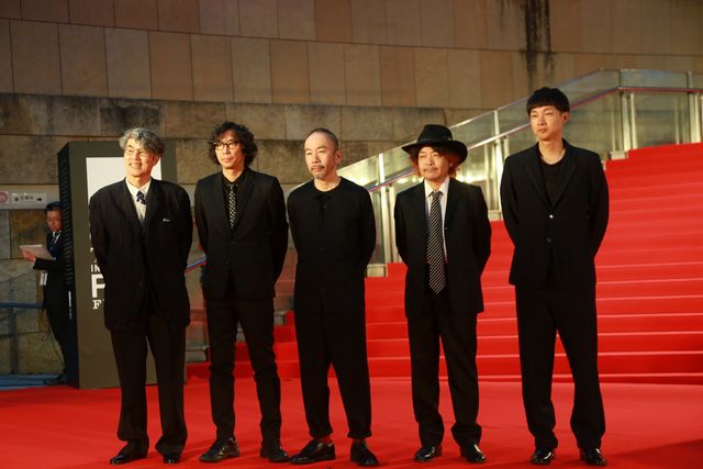 ぱるる、白のふわふわドレス！レッドカーペットが大歓声に包まれる！フォトギャラリー2（64枚目）