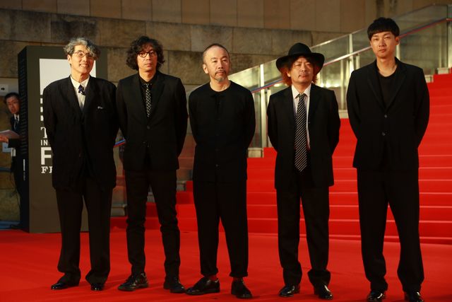 ぱるる、白のふわふわドレス！レッドカーペットが大歓声に包まれる！フォトギャラリー2（65枚目）