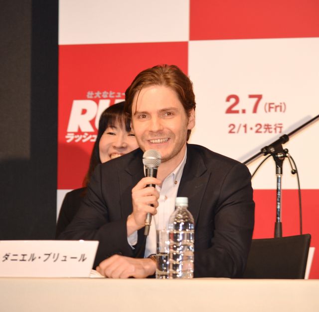 クリス・ヘムズワース＆ダニエル・ブリュールが鏡開き！フォトギャラリー（17枚目）