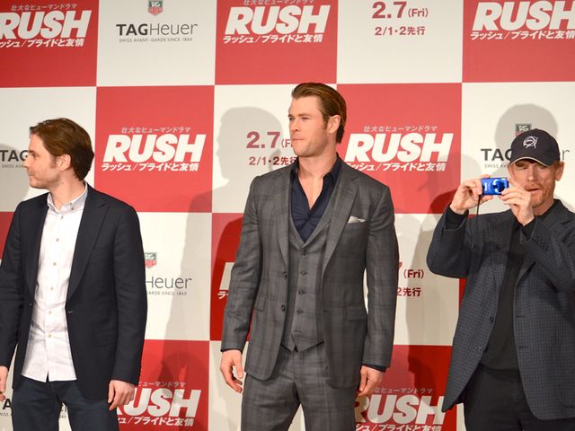 クリス・ヘムズワース＆ダニエル・ブリュールが鏡開き！フォトギャラリー（18枚目）