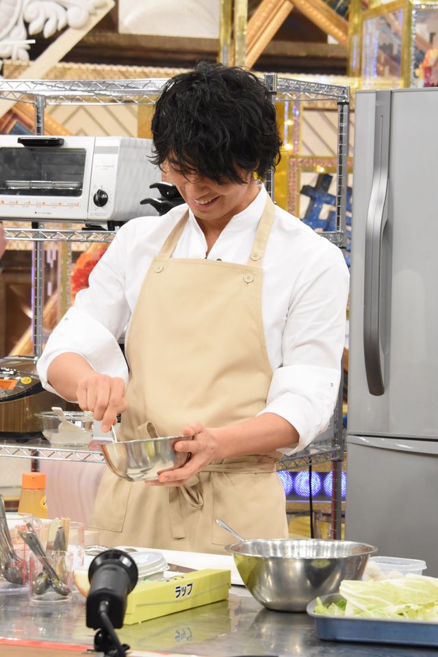 高橋一生＆斎藤工、料理もイケメン！（4枚目）