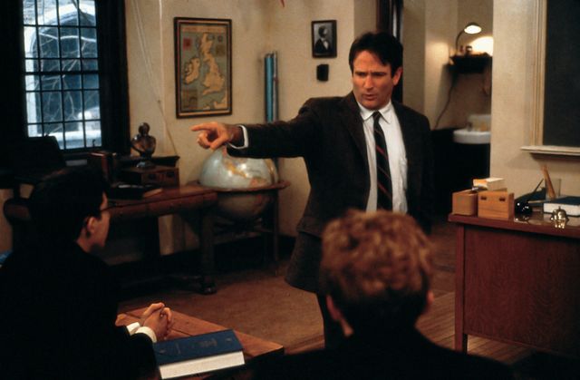 ロビン・ウィリアムズ主演『いまを生きる』場面カット（2枚目）