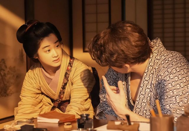 ヘブン（トミー・バストウ）の初授業は…朝ドラ「ばけばけ」第6週「ドコ、モ、ジゴク。」第26回（3枚目）