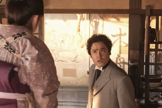 ヘブン（トミー・バストウ）の初授業は…朝ドラ「ばけばけ」第6週「ドコ、モ、ジゴク。」第26回（5枚目）