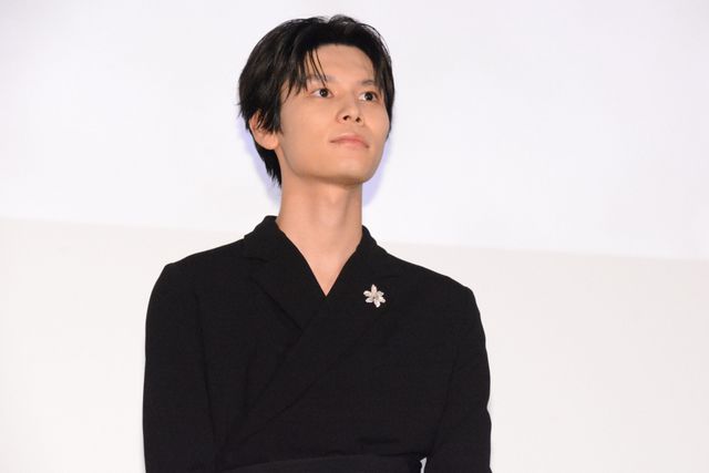 杉咲花、萩原利久ら黒スーツが超クール！『朽ちないサクラ』公開記念舞台挨拶（6枚目）