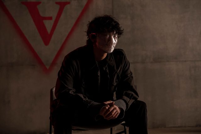 衝撃の初回からの！綾野剛、千葉雄大ら「アバランチ」2話場面写真：フォトギャラリー