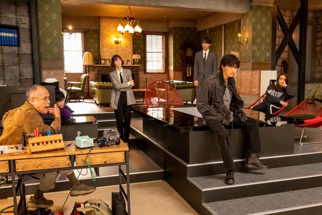 衝撃の初回からの！綾野剛、千葉雄大ら「アバランチ」2話場面写真（7枚目）