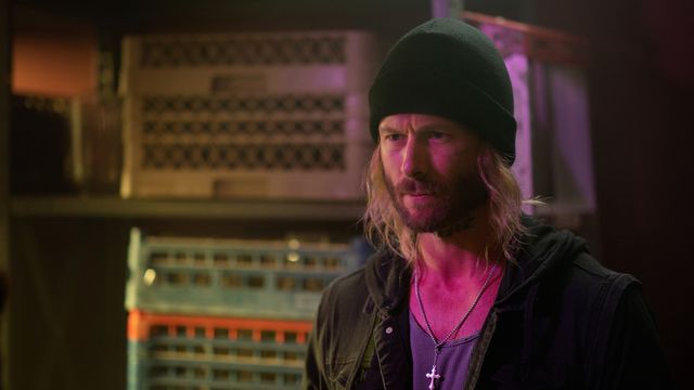 本当にグレン・パウエル？【七変化画像7枚】（2枚目）