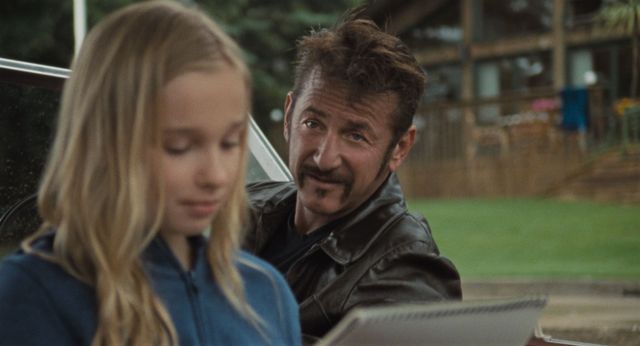 ディラン・ペンが美しい…『フラッグ・デイ　父を想う日』場面写真（4枚目）