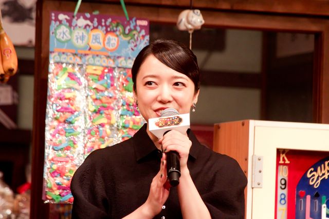 天海祐希、上白石萌音、大橋和也、伊原六花ら『ふしぎ駄菓子屋　銭天堂』本物のセットで舞台挨拶（13枚目）