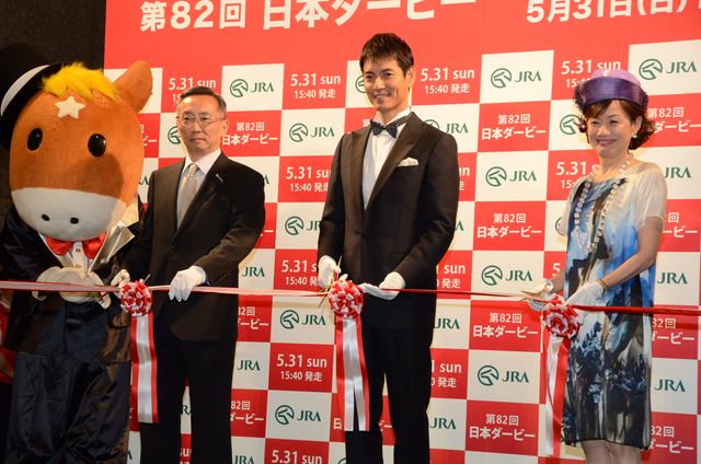 沢村一樹、“エロ男爵流”競馬必勝法を披露！フォトギャラリー（2枚目）