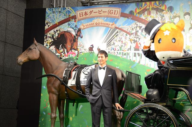 沢村一樹、“エロ男爵流”競馬必勝法を披露！フォトギャラリー（5枚目）