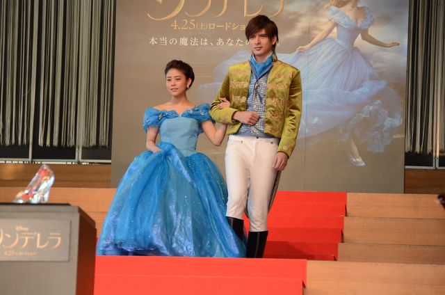 エスコート姿がかっこいい！『シンデレラ』エンドソングを生歌披露！フォトギャラリー：フォトギャラリー