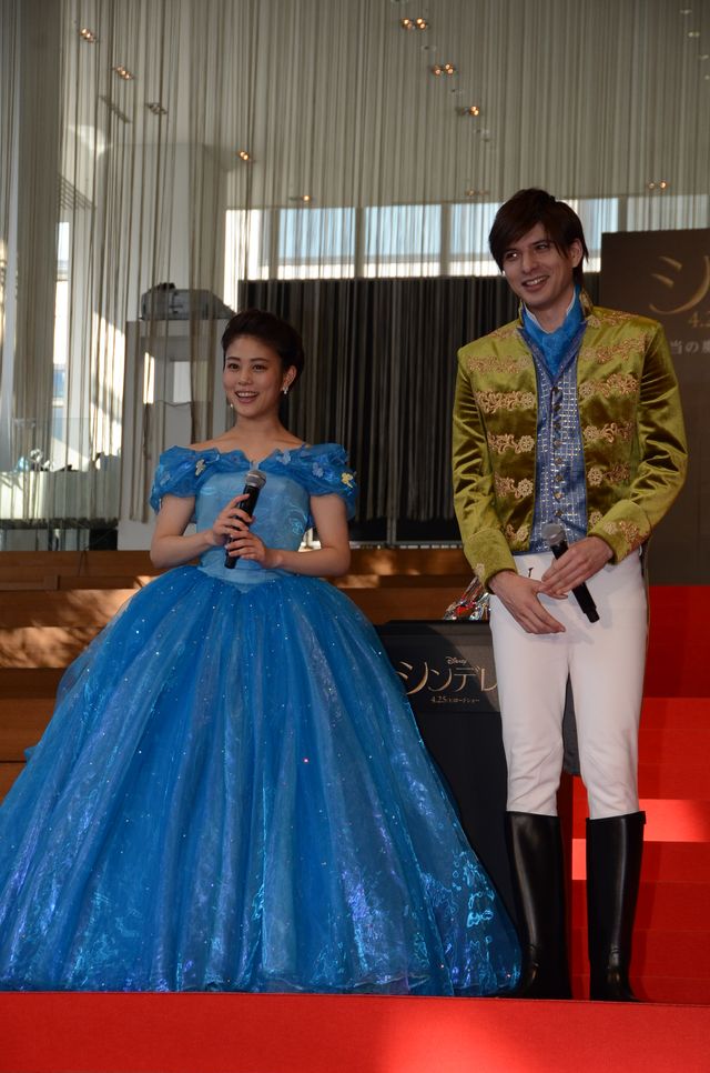 エスコート姿がかっこいい！『シンデレラ』エンドソングを生歌披露！フォトギャラリー（2枚目）