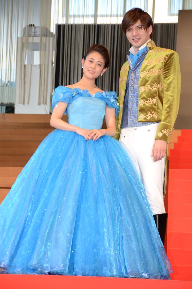 エスコート姿がかっこいい！『シンデレラ』エンドソングを生歌披露！フォトギャラリー（15枚目）