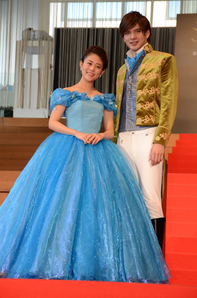 エスコート姿がかっこいい！『シンデレラ』エンドソングを生歌披露！フォトギャラリー（16枚目）