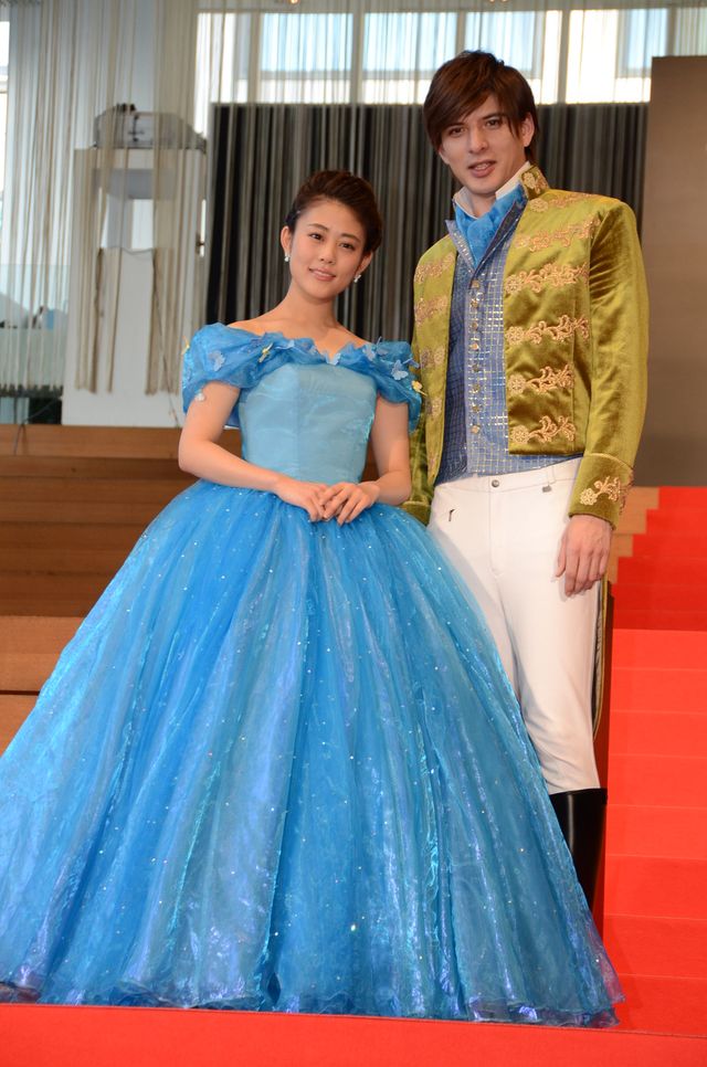 エスコート姿がかっこいい！『シンデレラ』エンドソングを生歌披露！フォトギャラリー（17枚目）