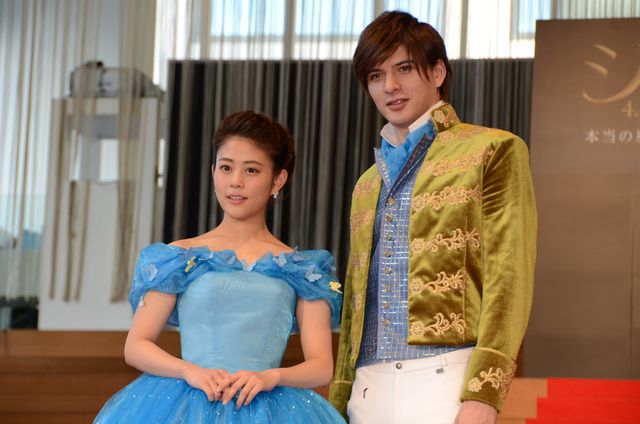 エスコート姿がかっこいい！『シンデレラ』エンドソングを生歌披露！フォトギャラリー（19枚目）